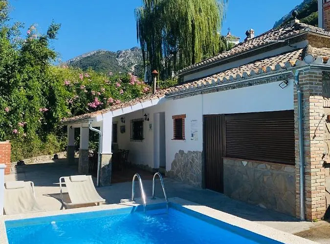 La Fuente De El Nacimiento