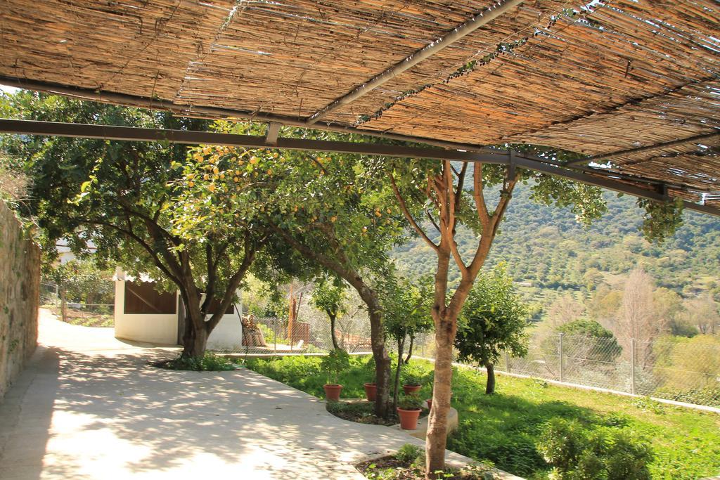 La Fuente De El Nacimiento Country house Benamahoma